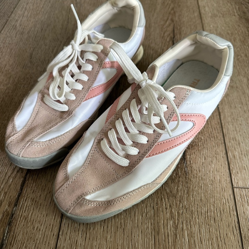 Rawlings Pink and White Sneakers Retro-Inspired Design size 8